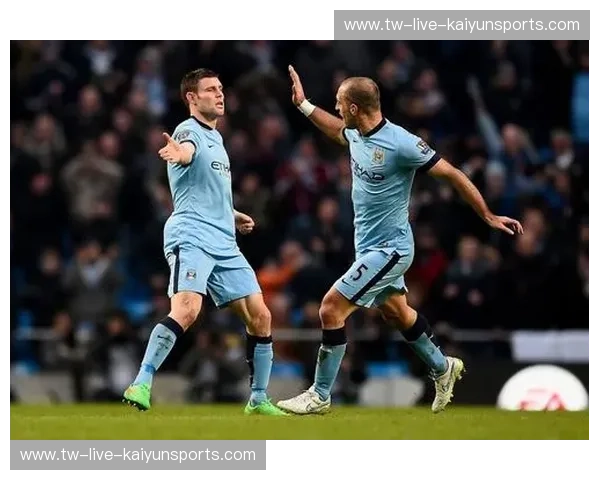 蓝月当空对决虎啸山林：曼城与赫尔城的足球史诗与战术博弈