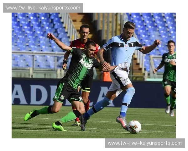 绿茵激战，激情碰撞：萨索洛与拉齐奥的意甲巅峰对决前瞻